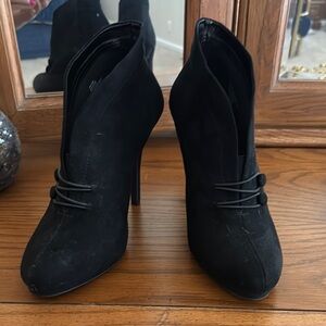 Chic Black Heeled Ankle Boots